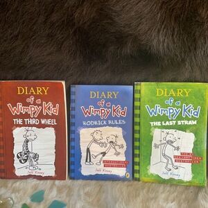 Diary of a Wimpy Kid bundle of 3 (4610)